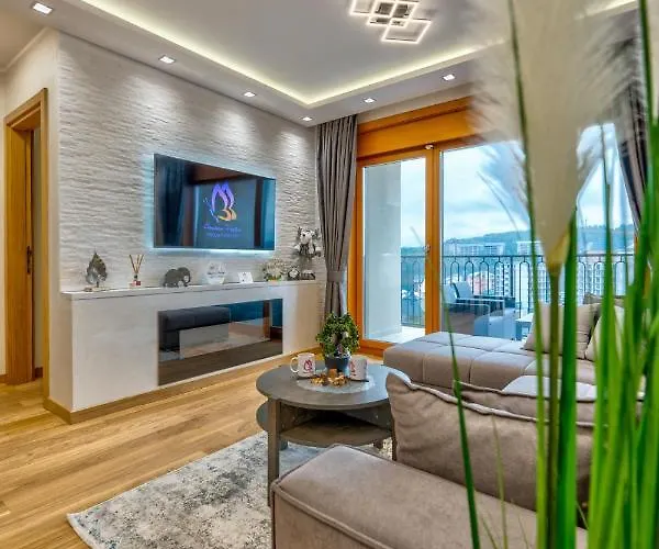 아파트 Papillon 5 *